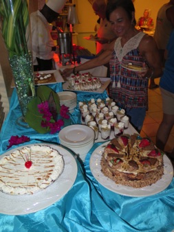 So many desserts
